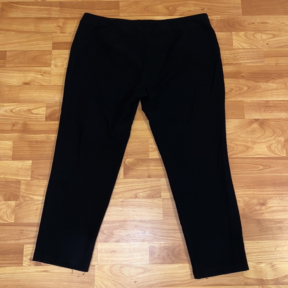 Eileen Fisher

Slim Ankle Pants in Washable Stretch Crepe - Picture 4 of 4